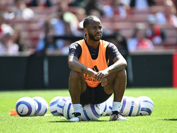 Raheem Sterling (Masih) Belum Laku