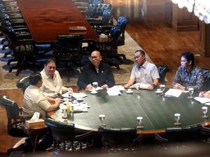 Prabowo Rapat Bareng Rosan hingga Purbaya di Hambalang Minggu Malam