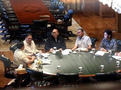 Prabowo Rapat Bareng Rosan hingga Purbaya di Hambalang Minggu Malam