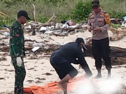 Mayat Pria Tanpa Busana Gegerkan Warga di Pantai Lajaa Selayar