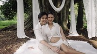 Foto Gender Reveal Kehamilan Shenina Cinnamon-Angga Yunanda, Simpel Intimate