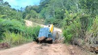 Jembatan Akses 2 Kecamatan di Nunukan Ambruk gegara Alat Berat Terperosok