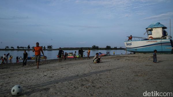 Ancol Ramai Dikunjungi Wisatawan Saat Libur Imlek