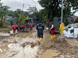 Banjir Terjang Perumahan Dinar Indah Semarang, Capai 2 Meter