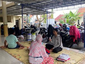 Cerita Warga Dinar Indah Semarang Ngungsi Loteng Rumah gegara Air Meninggi