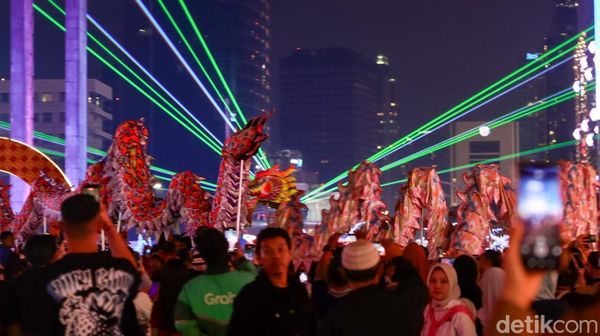 Bundaran HI Berpesta, Imlek Hadirkan Atraksi Spektakuler di Jantung Jakarta