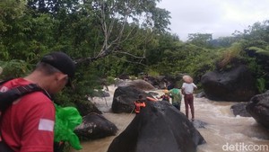 8 Mahasiswa di Padang Terjebak Air Bah, Baru 5 Dievakuasi