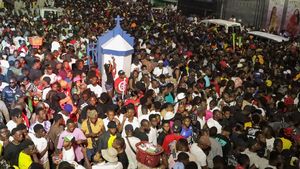 Meski Dibatalkan, Peserta Karnaval Tetap Berpawai di Port-au-Prince