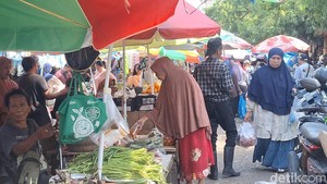 Kurangi Plastik, DLH Mataram Gelontorkan Rp 200 Juta untuk Pengadaan Tote Bag