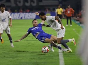 Victor Luiz Merasa Diperlakukan Berbeda oleh Wasit Dibandingkan Marc Klok