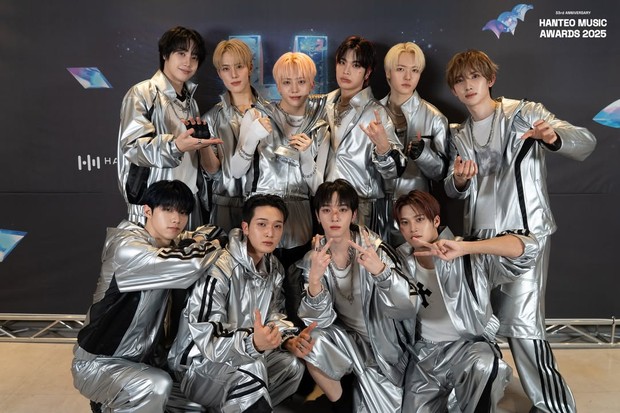 Potret xikers di ajang penghargaan 'Hanteo Music Awards 2025'/ Foto: instagram.com/hanteo_hmas Potret xikers di ajang penghargaan 'Hanteo Music Awards 2025'