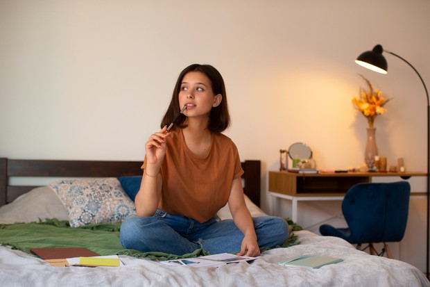 Orang yang tidak merapikan tempat tidur memiliki ciri kepribadian unik berupa kecerdasan emosional yang stabil dalam menghadapi tantangan hidup.