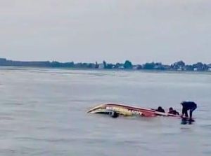 Speedboat Wisata di Tanjung Senai Ogan Ilir Terbalik, Tak Ada Korban Jiwa