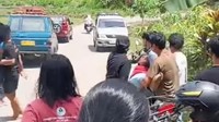 Pemotor Bonceng Anak-Istri Hendak Liburan di Toraja Masuk Jurang, 1 Tewas