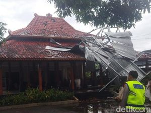 Puting Beliung Terjang Bayat Klaten, Atap Rumah Warga Beterbangan