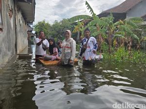 Sudah 4 Hari Dua Desa di Pasuruan Terendam Banjir, Warga Pasrah