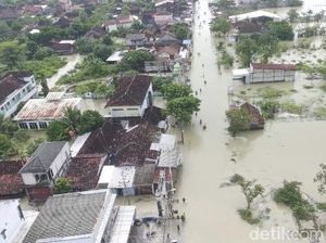 Permukiman Kebonagung Masih Tergenang Buntut Tanggul Sungai Tuntang Demak Jebol