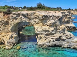 Ikon Romantis di Italia Hancur Akibat Dihantam Cuaca Ekstrem