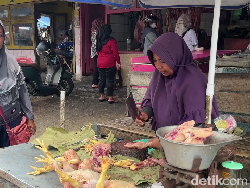 Harga Daging Ayam di Pasar Baru Lumajang Tembus Rp 40.000 Jelang Puasa 2026