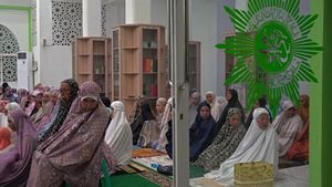Potret Salat Tarawih Perdana Warga Muhammadiyah di Berbagai Daerah