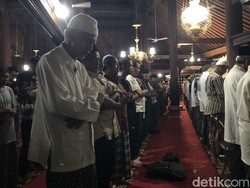 Suasana Tarawih Perdana di Masjid Gedhe Kauman Malam Ini