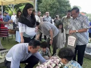Potret Annisa Pohan Ziarah ke Makam Mertua, Perut Makin Besar Curi Atensi