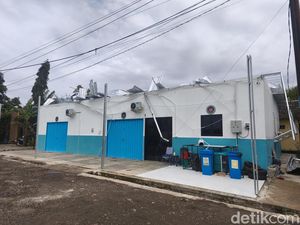 Atap SPPG Mangkang Kulon Semarang Porak Poranda Disapu Angin Kencang