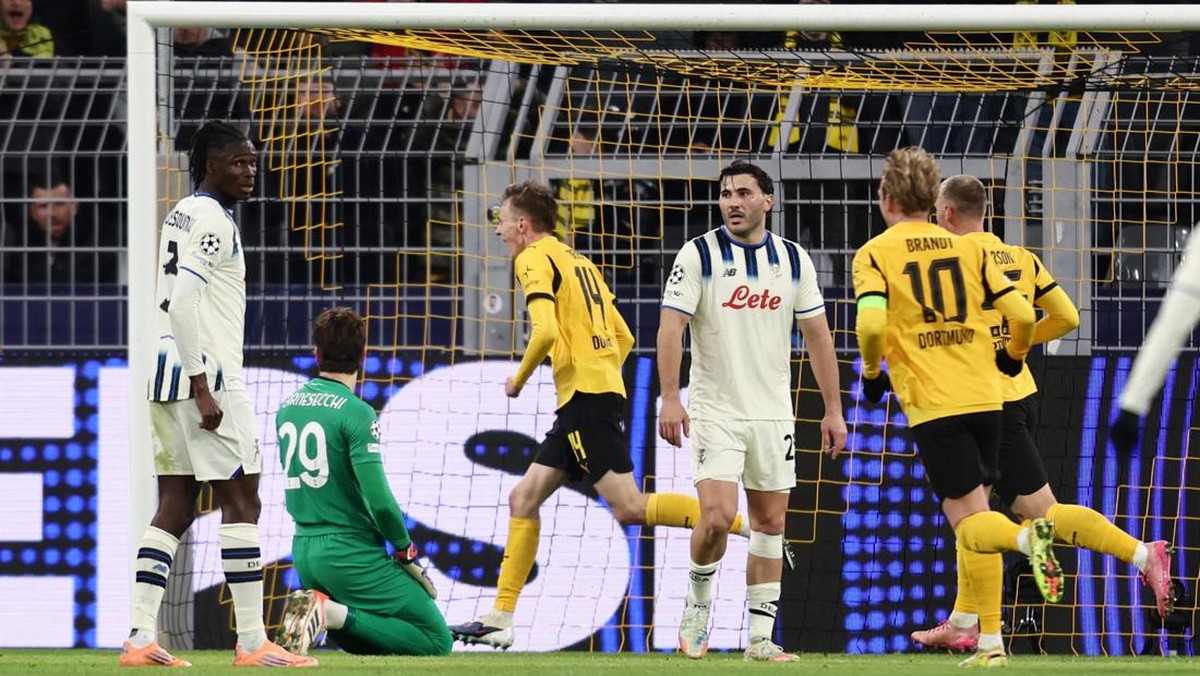 Borussia Dortmund sikat Atalanta 2-0. (REUTERS/Leon Kuegeler)