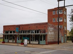 Disebut Gedung Pencakar Langit, tapi Kok Tingginya Cuma 12 Meter?