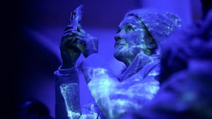 Gereja Bersejarah London Berubah Jadi Instalasi Cahaya Imersif