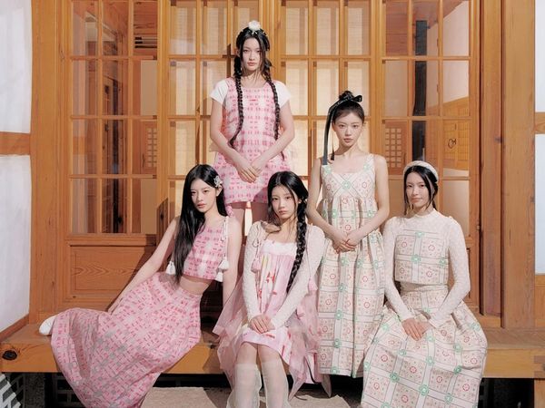 Gaya KiiiKiii hingga ILLIT Pakai Hanbok Rayakan Seollal