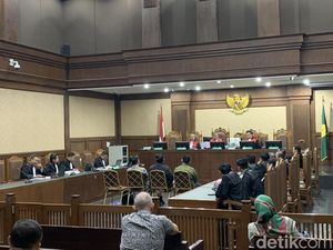3 Terdakwa Kasus Perintangan Migor-Timah Dituntut 8 dan 10 Tahun Penjara