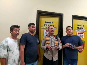 Warga Palembang Serahkan Senpira-Airsoft Gun ke Polisi