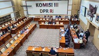 Komisi III DPR Undang MKMK Bahas Penetapan Adies Kadir Jadi Hakim MK