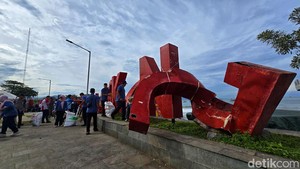 6 Fakta Kondisi Memprihatinkan Alun-alun Gadobangkong Sukabumi