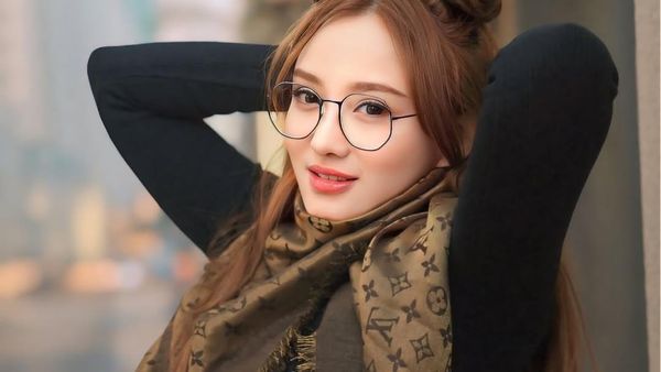 Meisita Lomania Ke-trigger Epstein Files, Ingat Trauma Masa Lalu