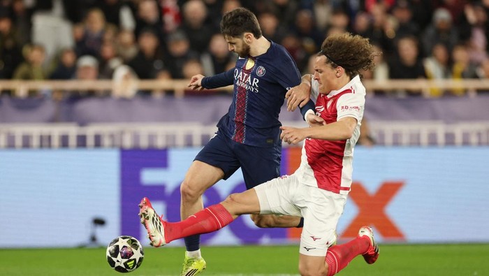 AS Monaco vs Paris Saint-Germain imbang 2-2 di babak pertama.