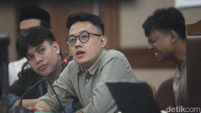 Delpedro Marhaen dan Muzaffar Salim Gugat Pasal Penghasutan di KUHP ke MK