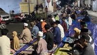 Tarawih Pertama, Jemaah Masjid Al Banjar Parepare Meluber hingga ke Jalanan