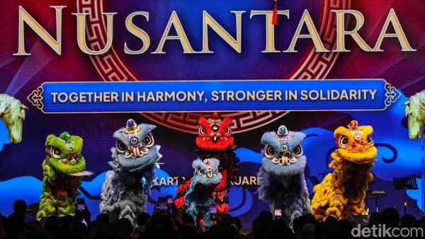 Pertunjukan Barongsai-Liong Semarakkan Perayaan Imlek Harmoni Nusantara