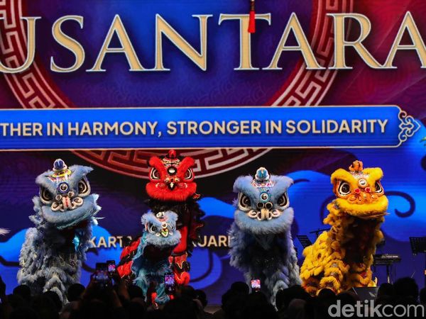 Pertunjukan Barongsai-Liong Semarakkan Perayaan Imlek Harmoni Nusantara