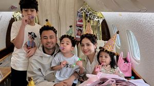 Foto Ultah Raffi Ahmad & Nagita Slavina, Dirayakan di Jet Pribadi-Tema Imlek
