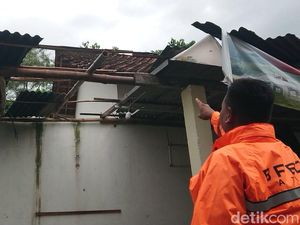 Angin Kencang Terjang Tulungagung, Belasan Rumah Rusak