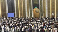 Suasana Tarawih Perdana Ramadan 2026 di Masjid Terbesar Kedua di RI