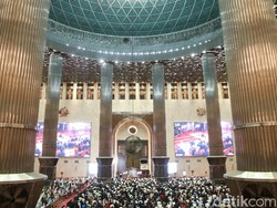 5 Tempat Ngabuburit Favorit di Jakarta, dari Masjid Ikonik hingga Pasar Takjil