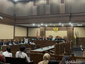 Tuntutan Jaksa ke Junaedi Saibih di Kasus Migor: 9 Tahun Penjara-Dipecat Dari UI