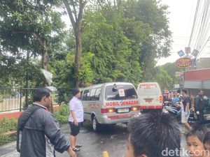 Puluhan Atap Rumah di Semarang Roboh Imbas Hujan-Angin Kencang