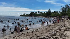 Tradisi Mandi Laut Jelang Ramadan, Warga Padati Pesisir Aceh Barat