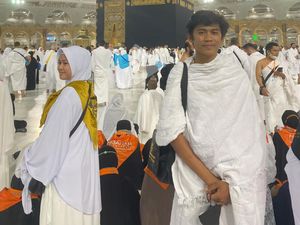 Viral Berawal dari Photobomb Saat Umrah, Pasangan Ini Berakhir Menikah