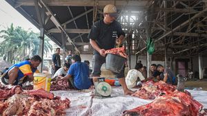 Warga Huta Godang Bagikan Daging Sapi Sambut Ramadan 1447 H